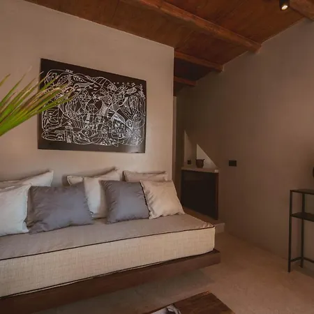 Legends In Town, By Mykonos High 3*