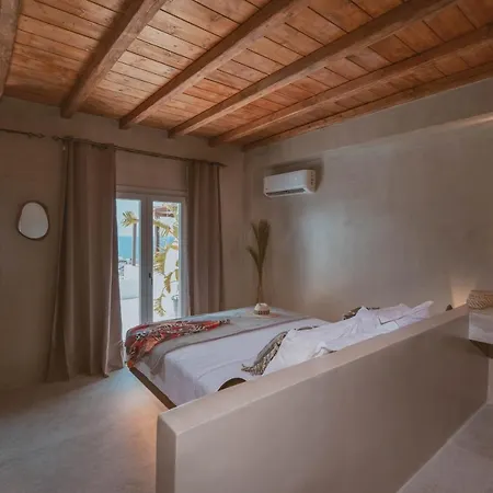 Legends In Town, By Mykonos High