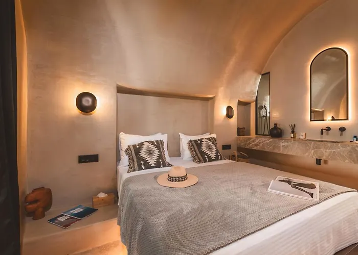 Legends In Town, By Mykonos High 3*