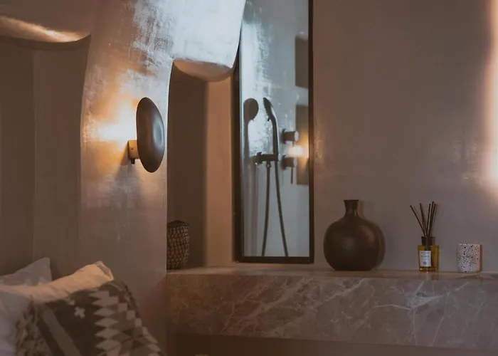 Legends In Town, By Mykonos High Apartmanhotel