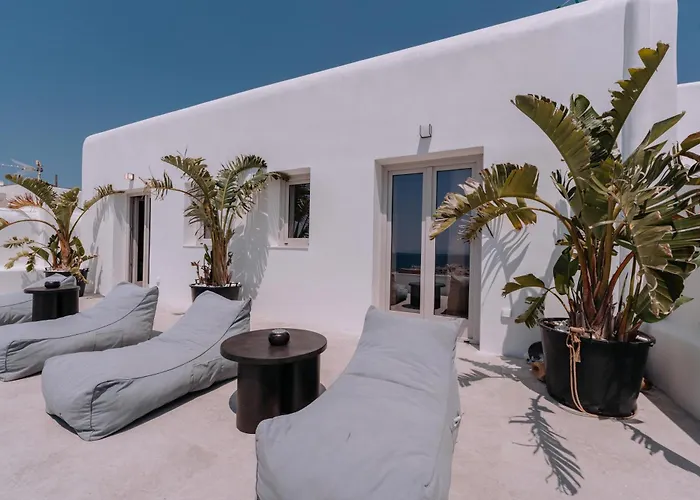 Legends In Town, By Mykonos High