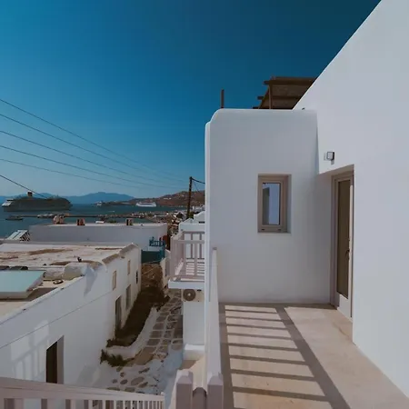 Legends In Town, By Mykonos High