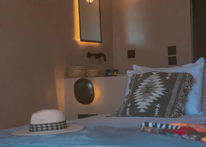 Legends In Town, By Mykonos High