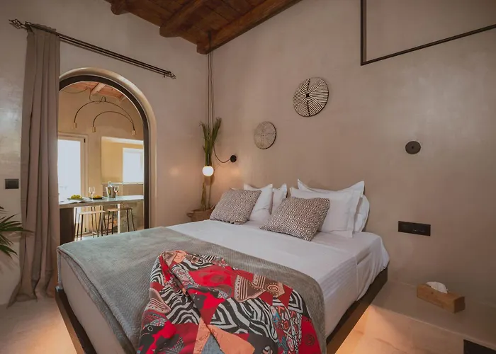 Legends In Town, By Mykonos High Aparthotel 3*